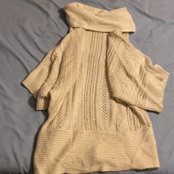 Cream colored short sleeve sparkle Cowell neck shirt - Picture 6 of 6